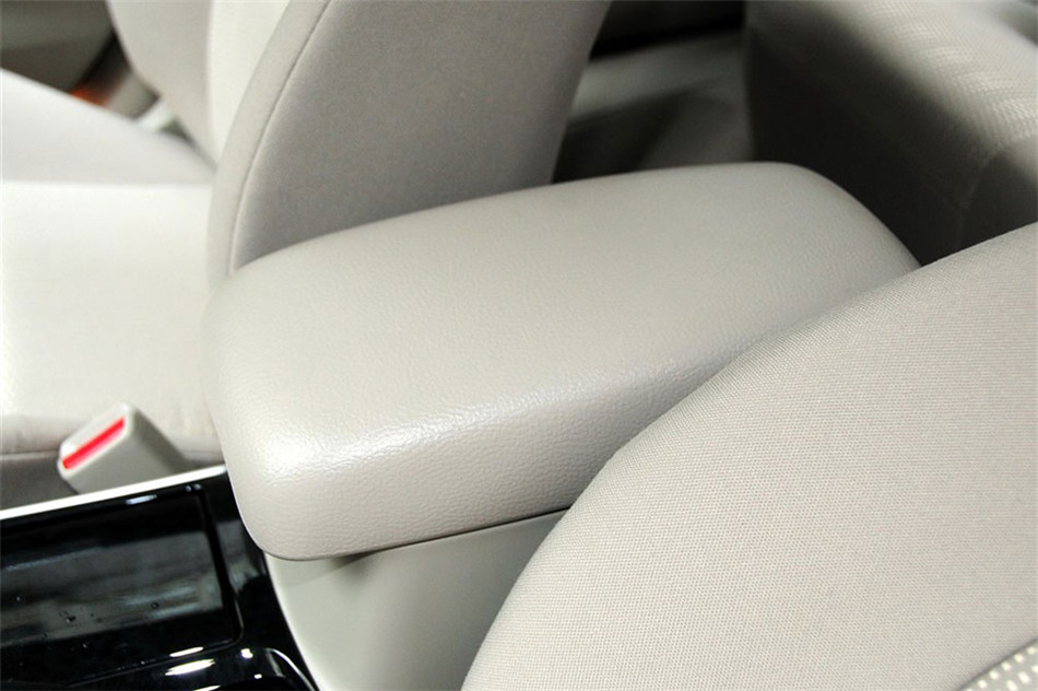 马自达6 2012款 2.0L AT 时尚型 空间