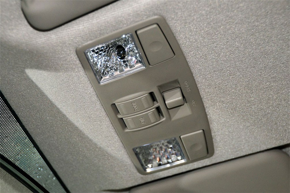 Դ6 2012 2.0L AT ʱ ռ