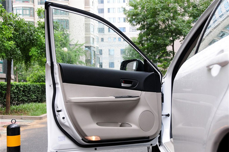 马自达6 2012款 2.0L AT 时尚型 空间