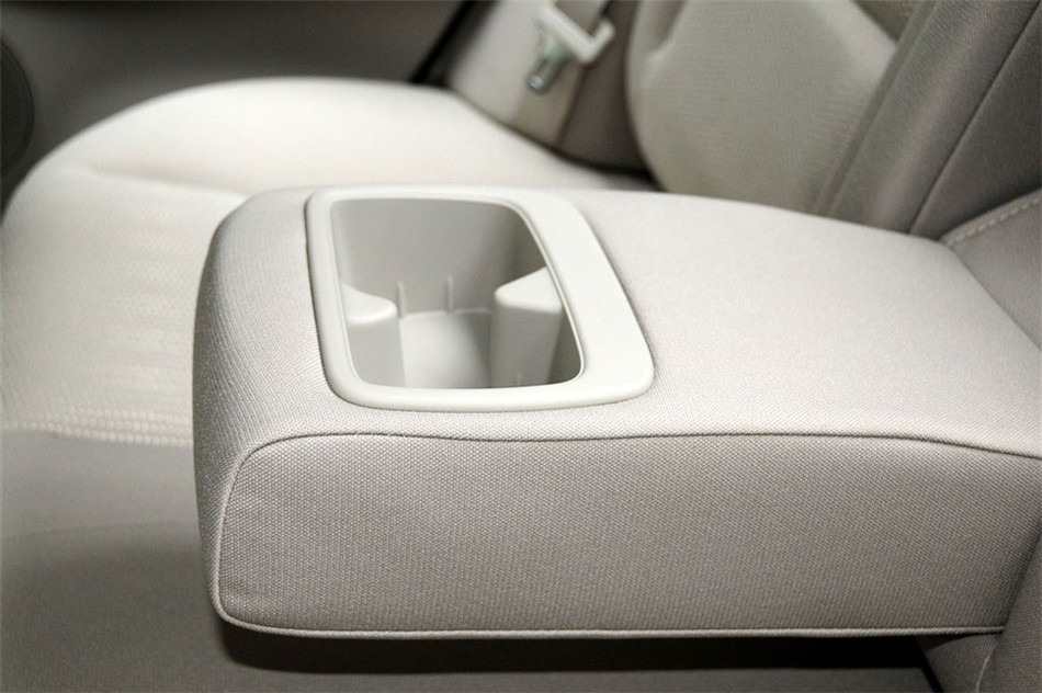 Դ6 2012 2.0L AT ʱ ռ