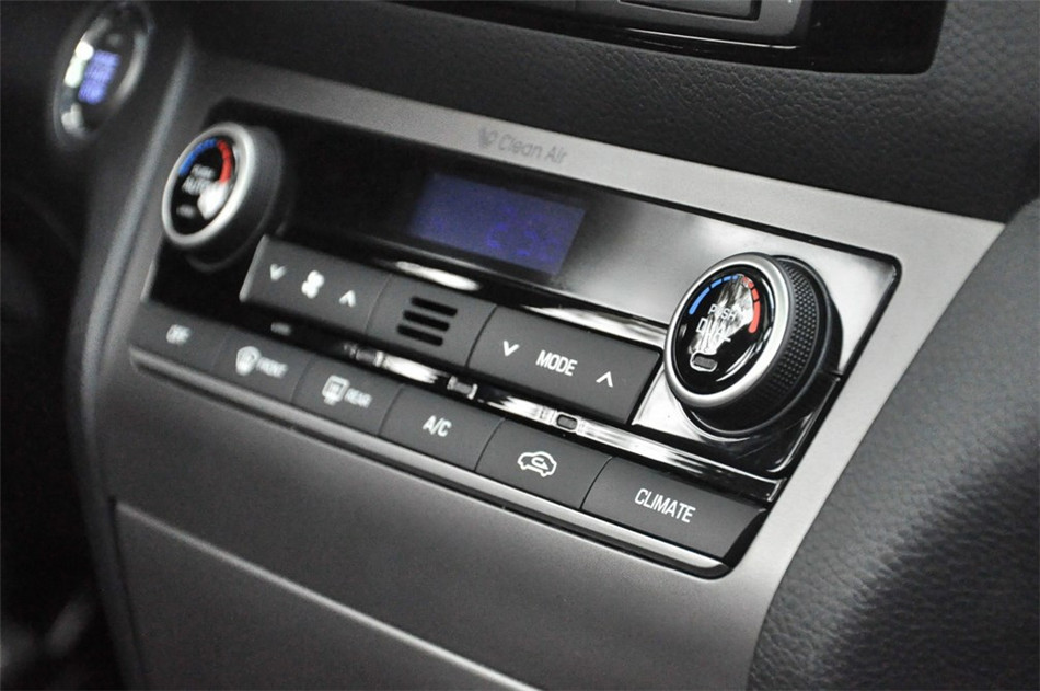 名图 2014款 2.0L AT 旗舰型 内饰