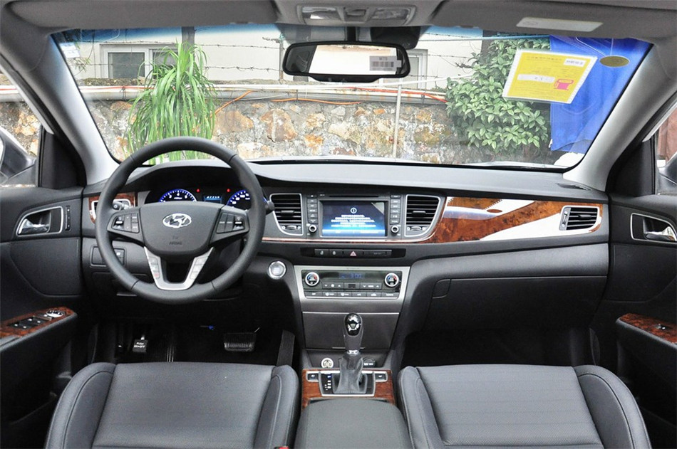 名图 2014款 2.0L AT 旗舰型 内饰