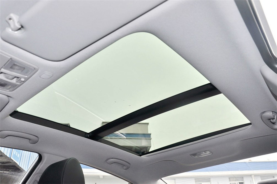 2014款 2.0L AT 旗舰型 座椅空间