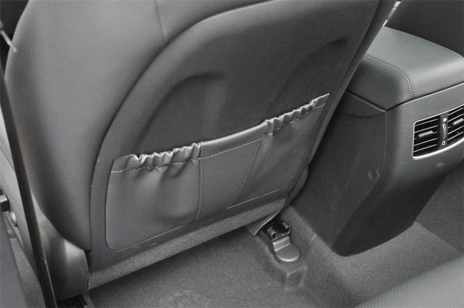 2014款 2.0L AT 旗舰型 座椅空间