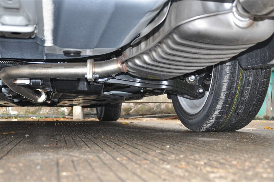 2014款 2.0L AT 旗舰型 引擎底盘