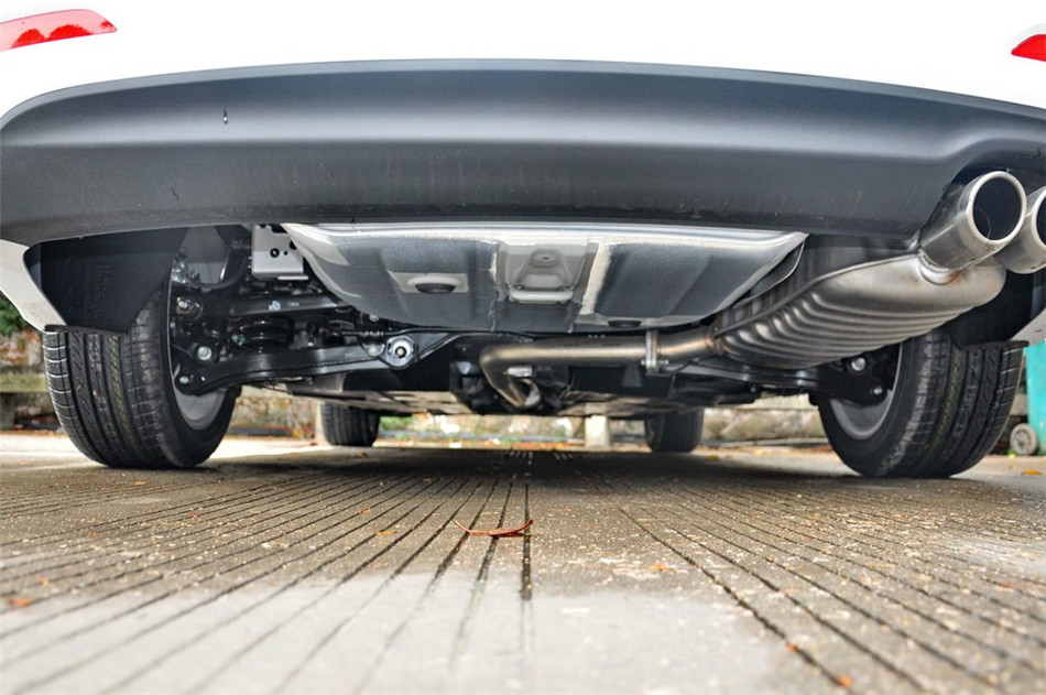 2014款 2.0L AT 旗舰型 引擎底盘