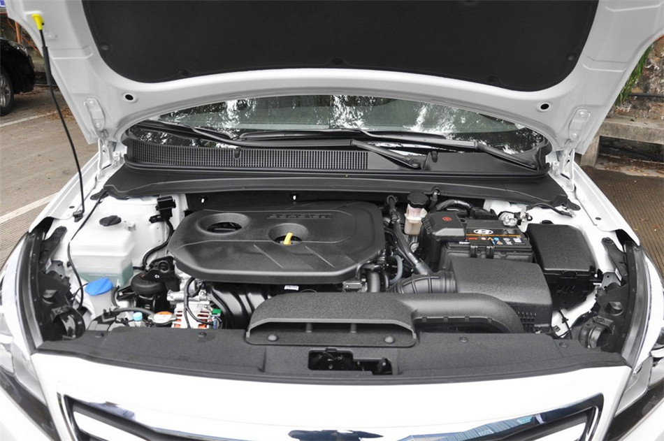 2014款 2.0L AT 旗舰型 引擎底盘