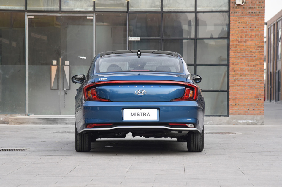 2021款 1.8L CVT尊贵版LUX 外观