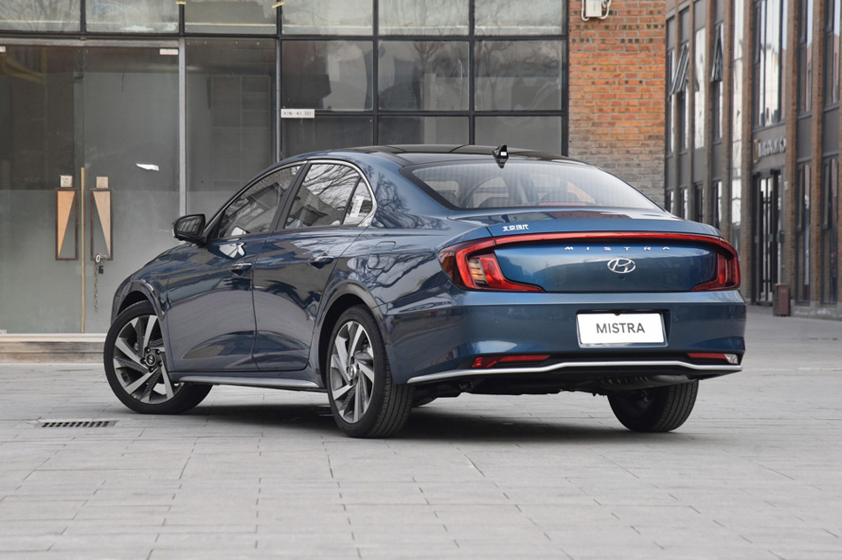 2021款 1.8L CVT尊贵版LUX 外观