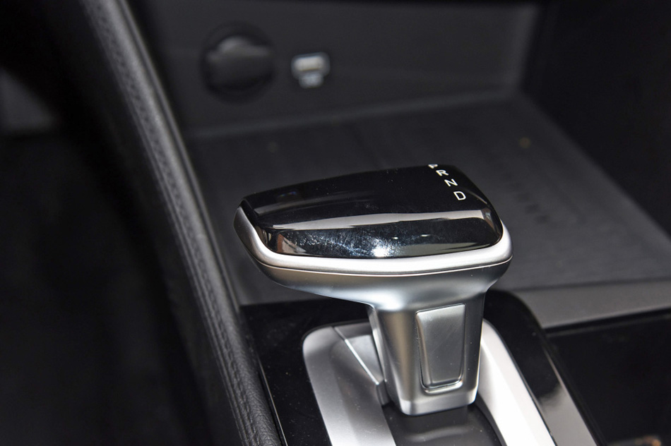 2021款 1.8L CVT尊贵版LUX 内饰