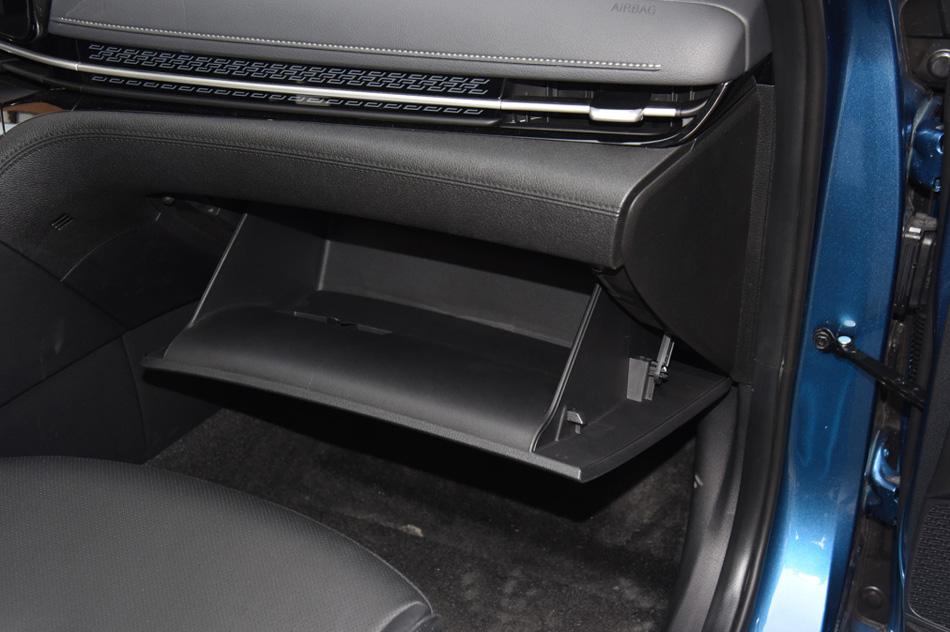 2021款 1.8L CVT尊贵版LUX 内饰