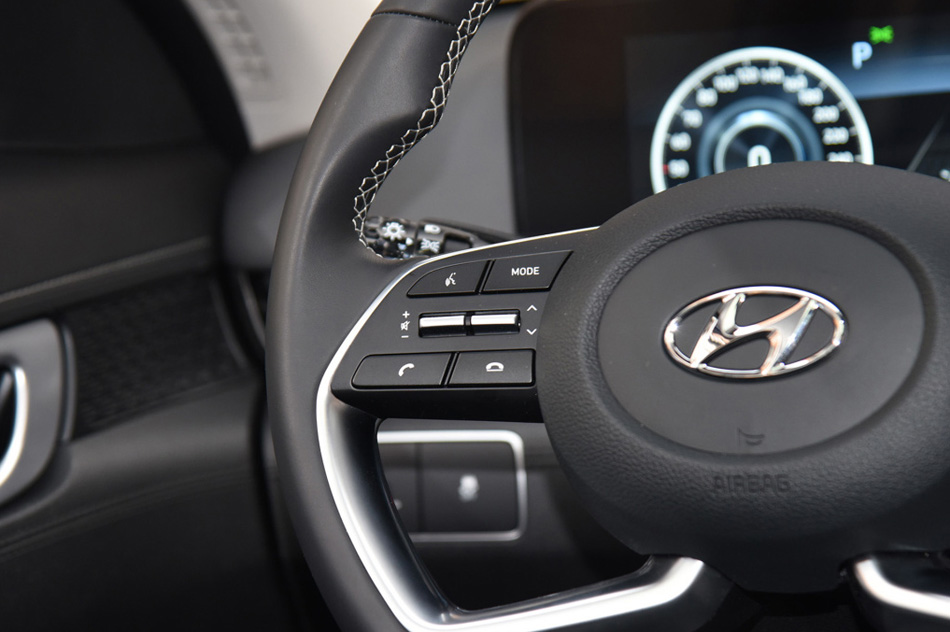 2021款 1.8L CVT尊贵版LUX 内饰