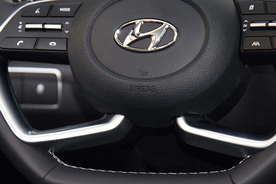 2021款 1.8L CVT尊贵版LUX 内饰