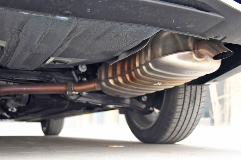 2021款 1.8L CVT尊贵版LUX 引擎底盘