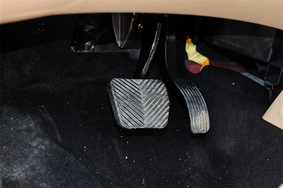 中华H330 2013款 1.5L AT 豪华型