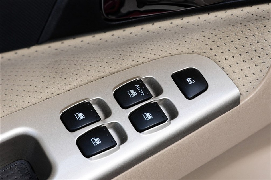 中华H330 2013款 1.5L AT 豪华型