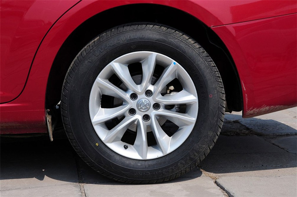 中华H330 2013款 1.5L AT 豪华型