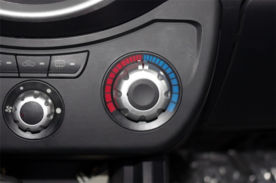 2014款 1.3L MT 手动豪华 内饰