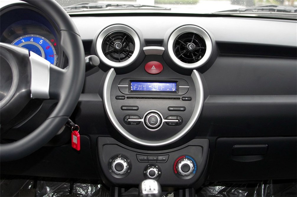 2014款 1.3L MT 手动豪华 内饰