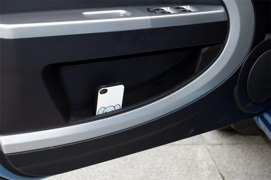 2014款 1.3L MT 手动豪华 座椅空间