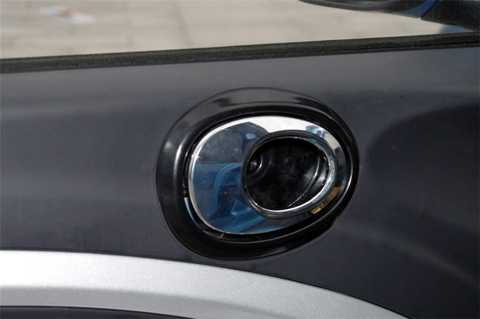 2014款 1.3L MT 手动豪华 座椅空间