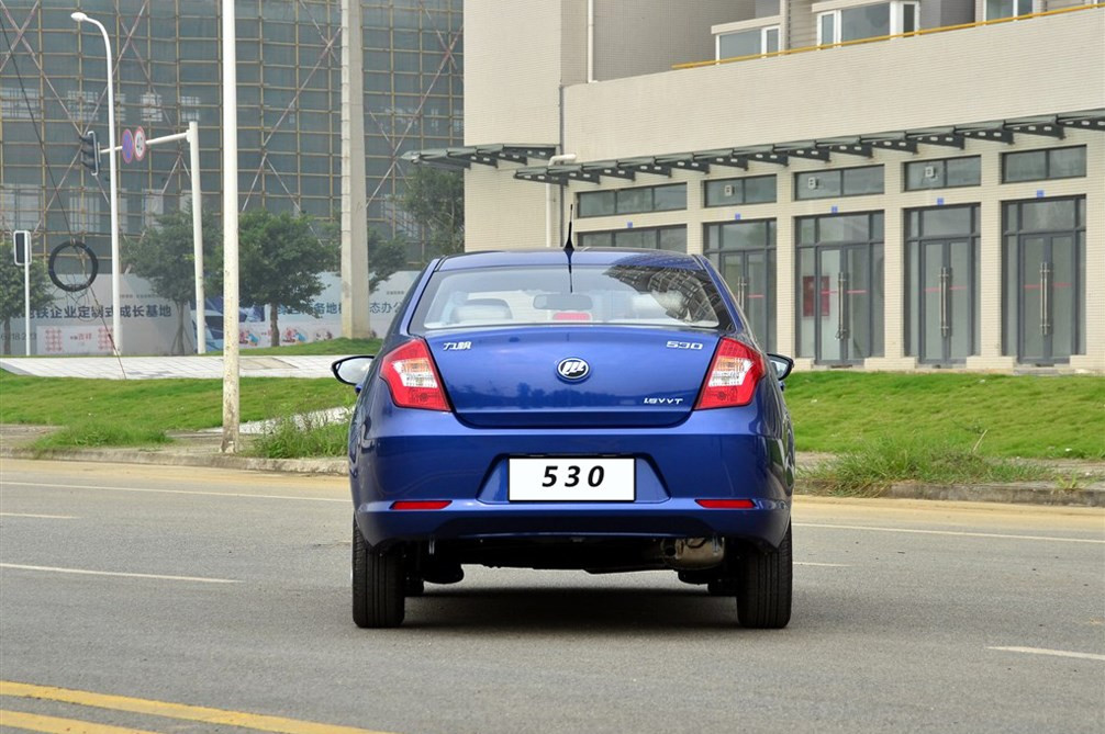 2014款 1.3L MT 手动标准型 外观