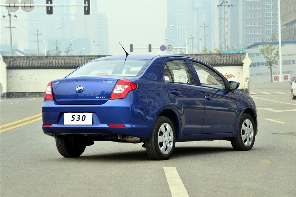 2014款 1.3L MT 手动标准型 外观