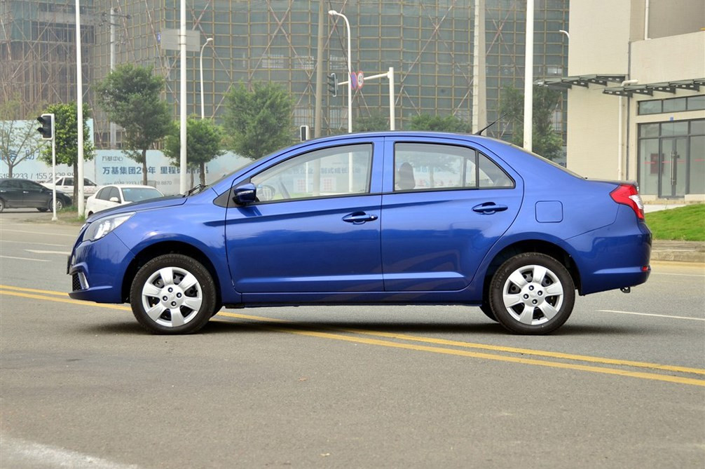 2014款 1.3L MT 手动标准型 外观