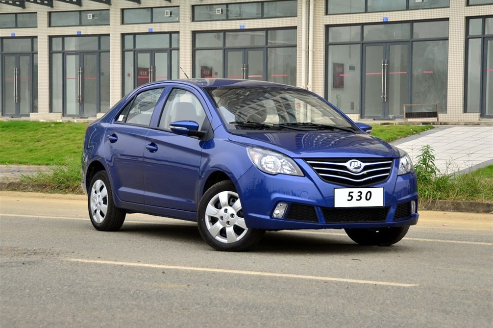 2014款 1.3L MT 手动标准型 外观