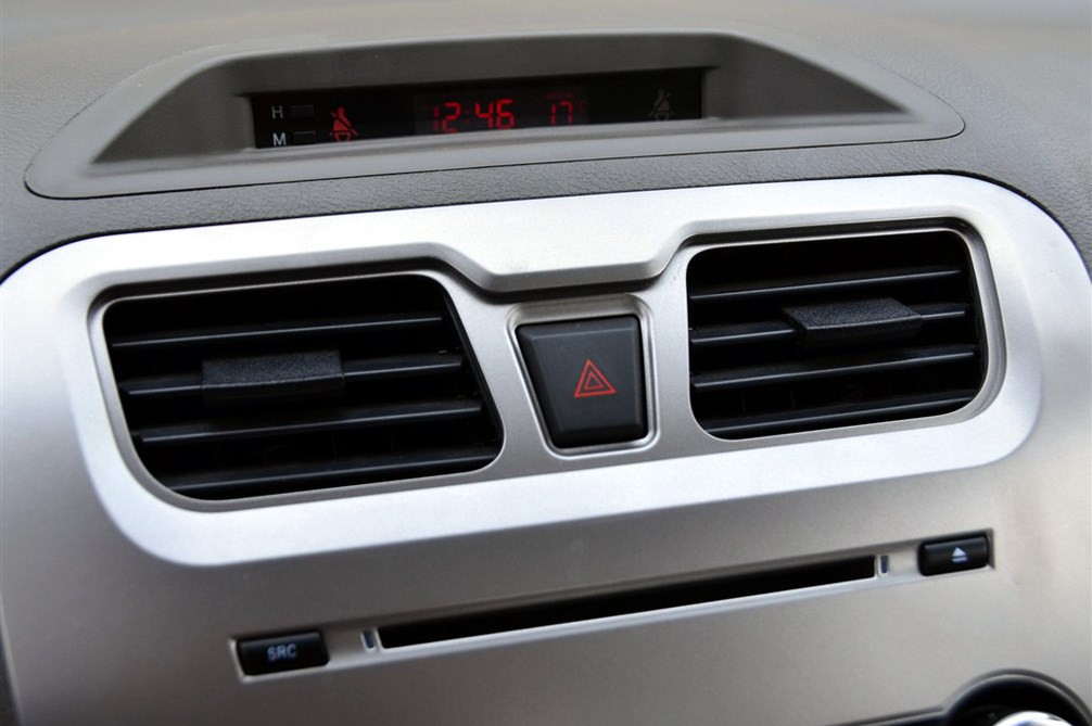 2014款 1.3L MT 手动标准型 内饰