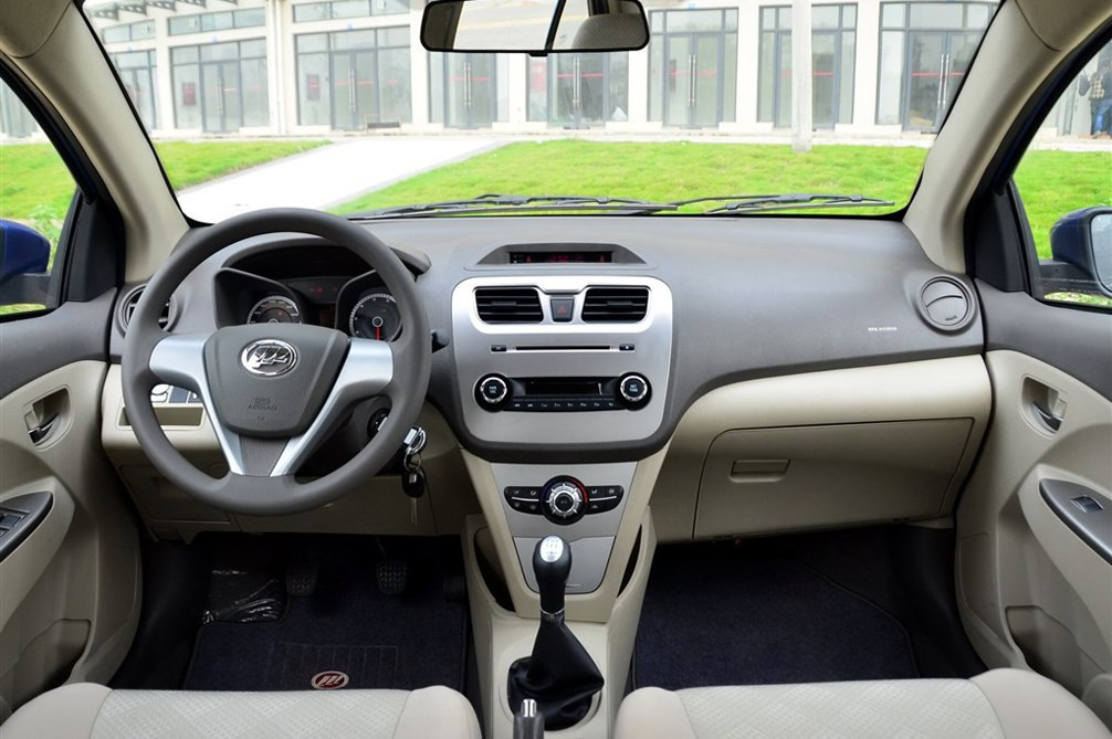 2014款 1.3L MT 手动标准型 内饰