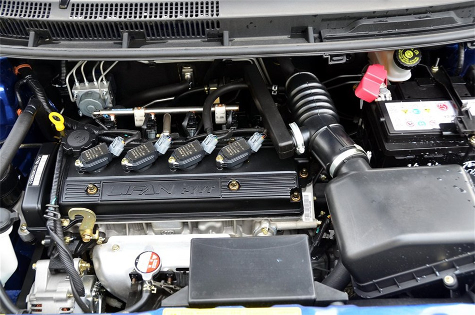 2014款 1.3L MT 手动标准型 引擎底盘