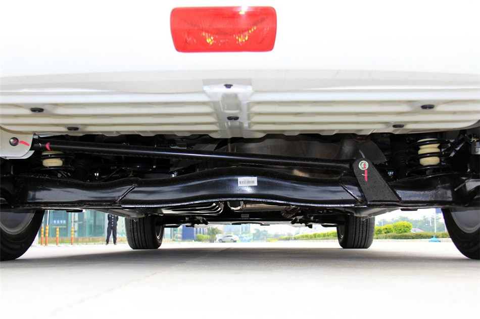 2013款纳智捷大7 MPV 2.0T自动豪华型