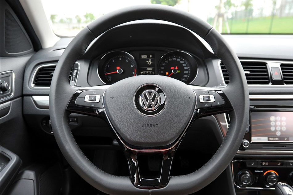 2015款 230TSI DSG豪华版 内饰