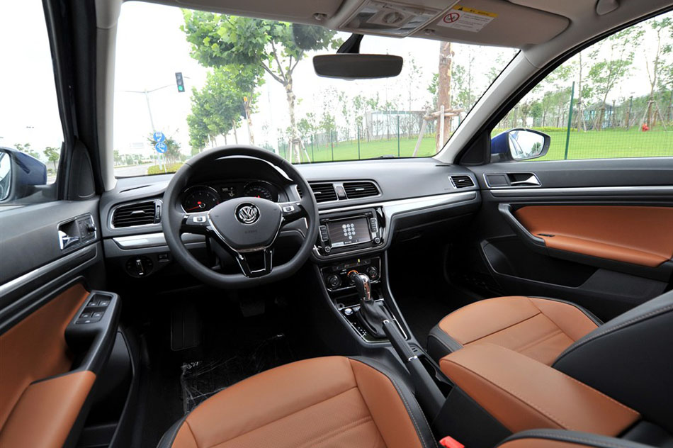 2015款 230TSI DSG豪华版 内饰