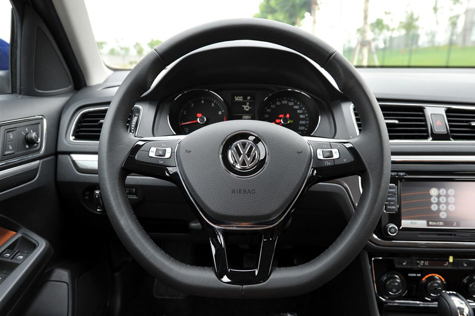 2015款 230TSI DSG豪华版 内饰