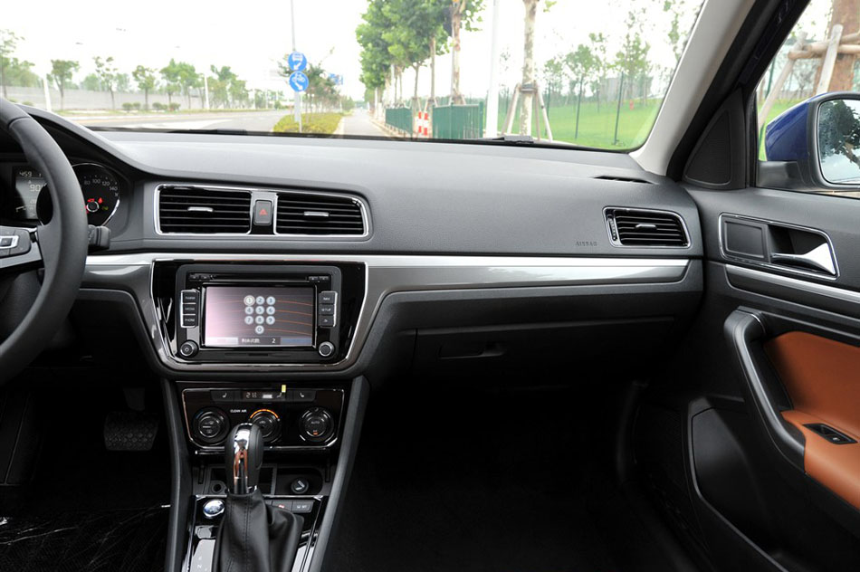 2015款 230TSI DSG豪华版 内饰