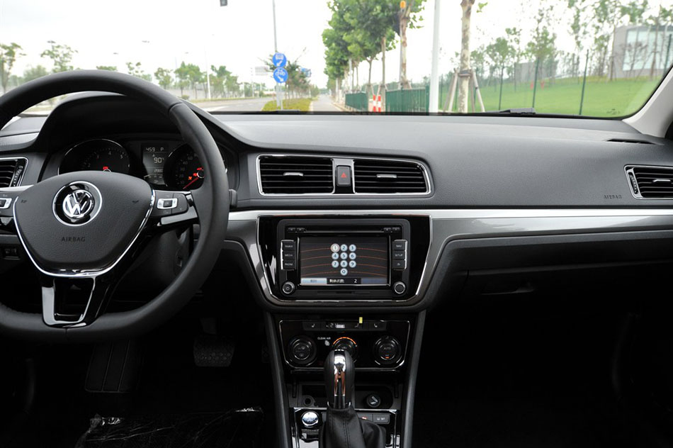 2015款 230TSI DSG豪华版 内饰