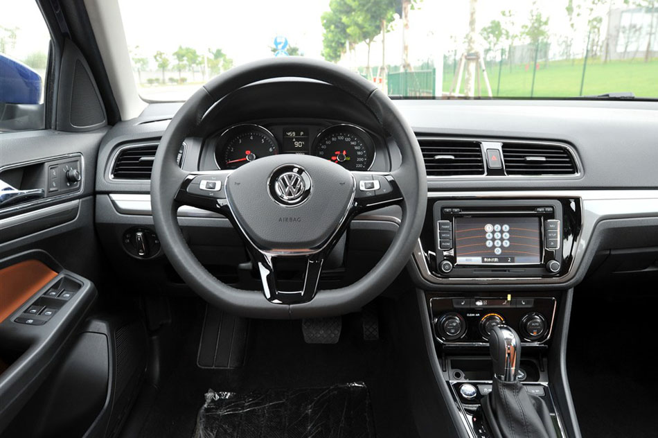 2015款 230TSI DSG豪华版 内饰