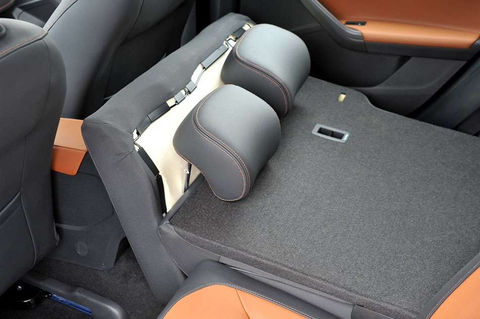 2015款 230TSI DSG豪华版 座椅空间