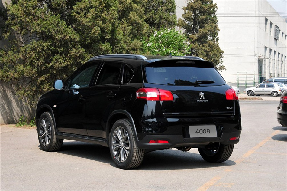 2013款标致4008 2.0L四驱豪华型