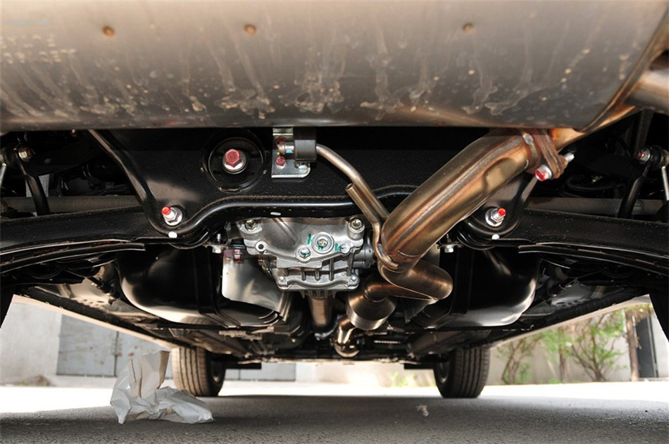 2013款标致4008 2.0L四驱豪华型