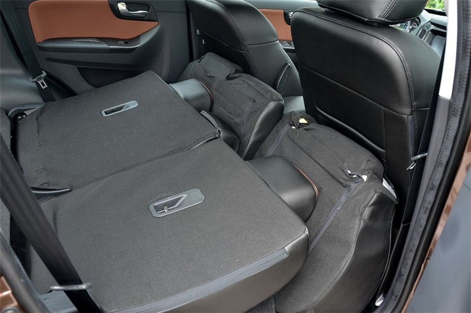 海马S7 2013款 2.0L AT 智享型 空间