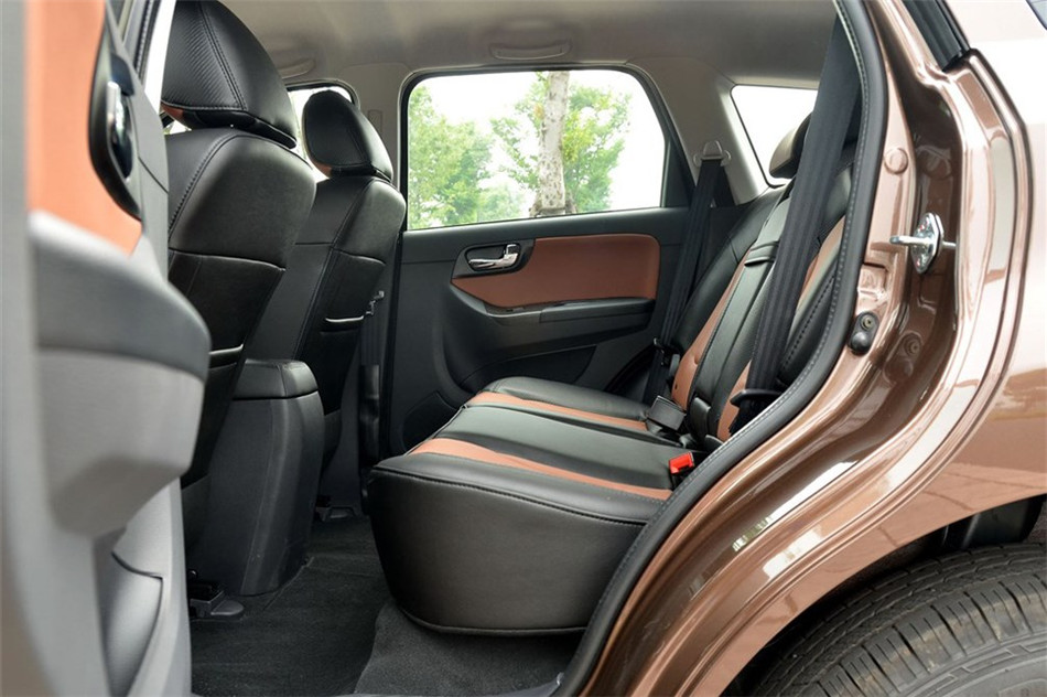 海马S7 2013款 2.0L AT 智享型 空间