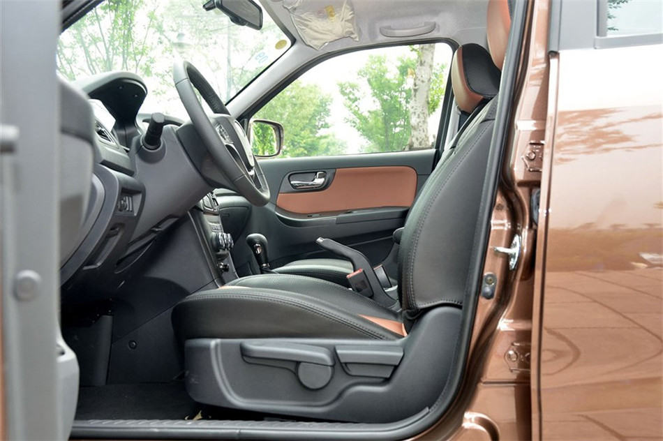 海马S7 2013款 2.0L AT 智享型 空间