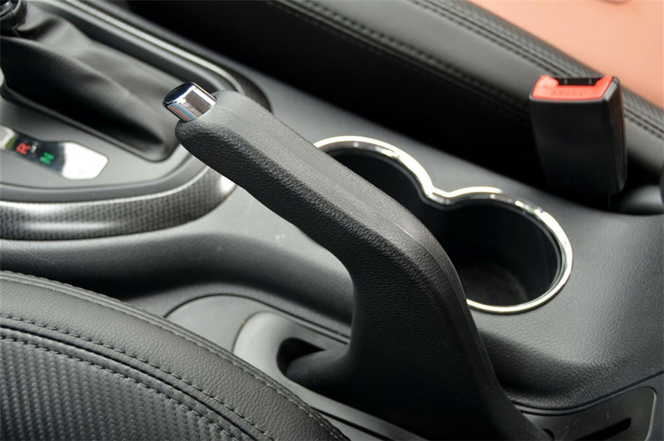 海马S7 2013款 2.0L AT 智享型 内饰