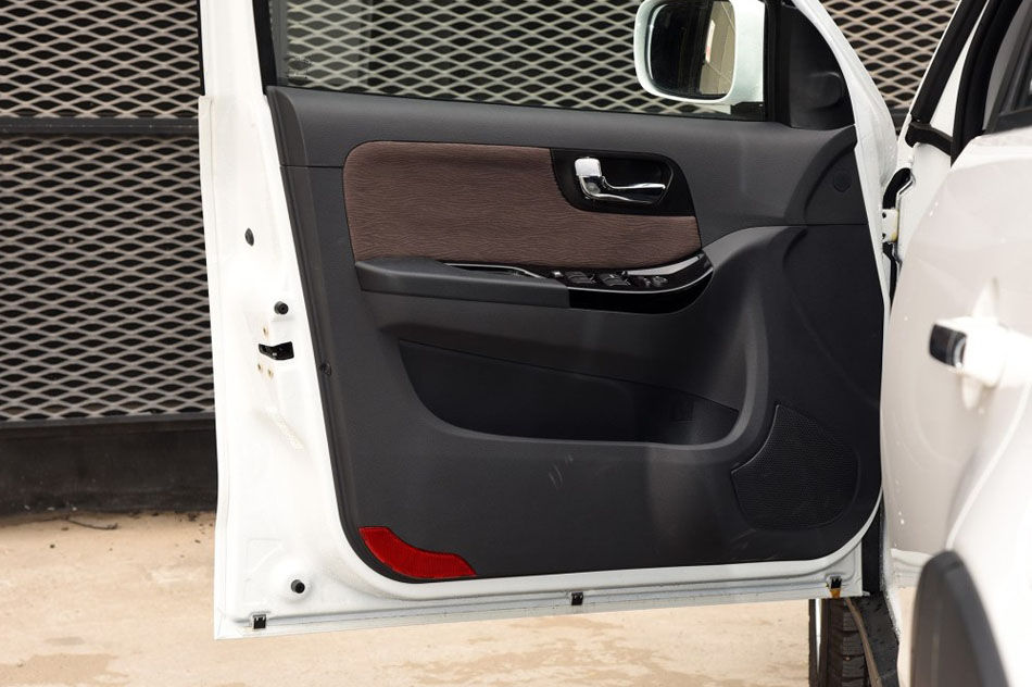 2017款 1.8T 自动领先版 座椅空间