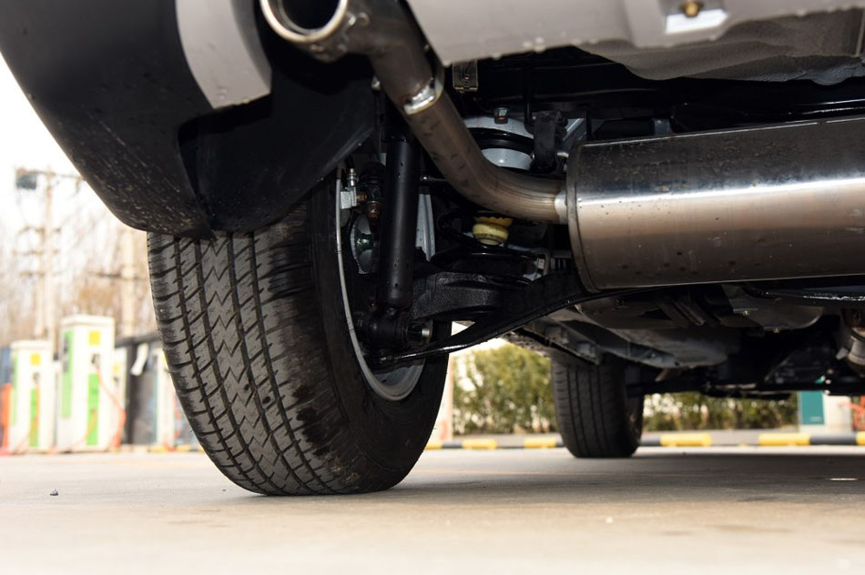 2017款 1.8T 自动领先版 引擎底盘