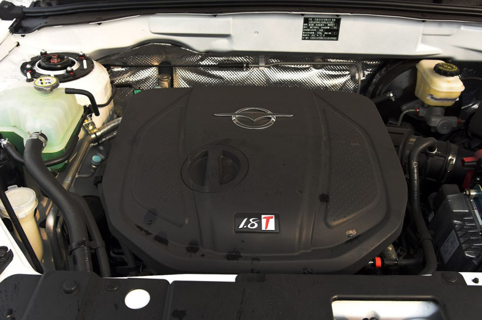 2017款 1.8T 自动领先版 引擎底盘