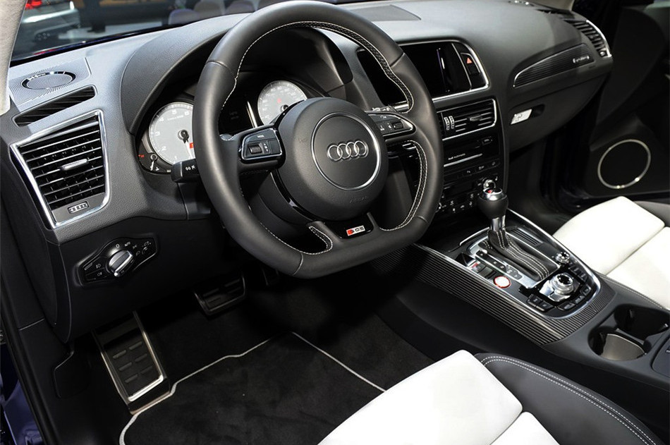 2013款 3.0TFSI 基本型 内饰
